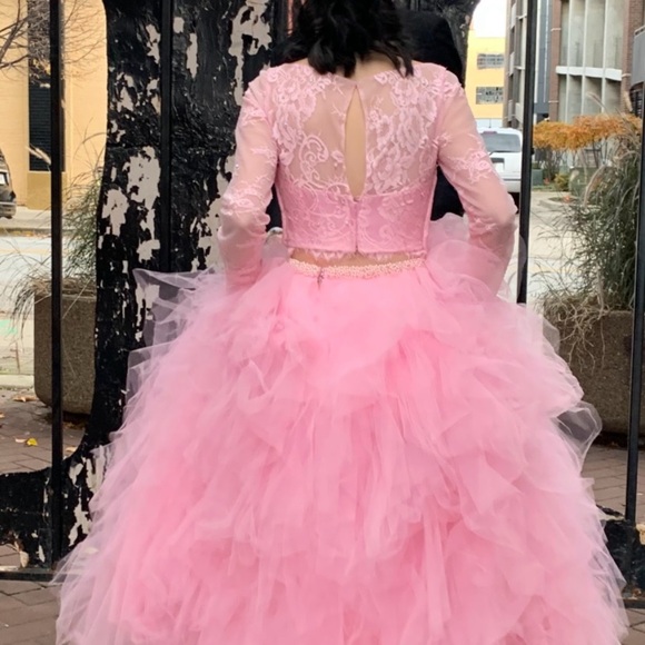 Mori Lee 2 piece prom dress size 2.  MAKE AN OFFER!​ - Picture 2 of 4